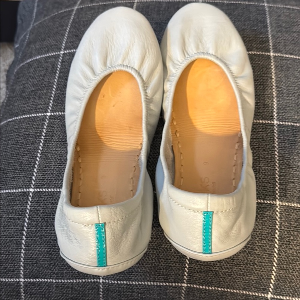 Tieks light gray. Excellent condition